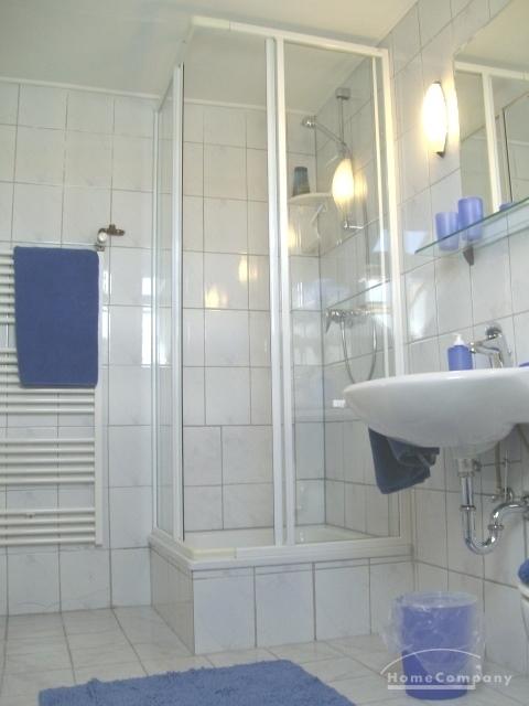 Das Badezimmer mit Dusche